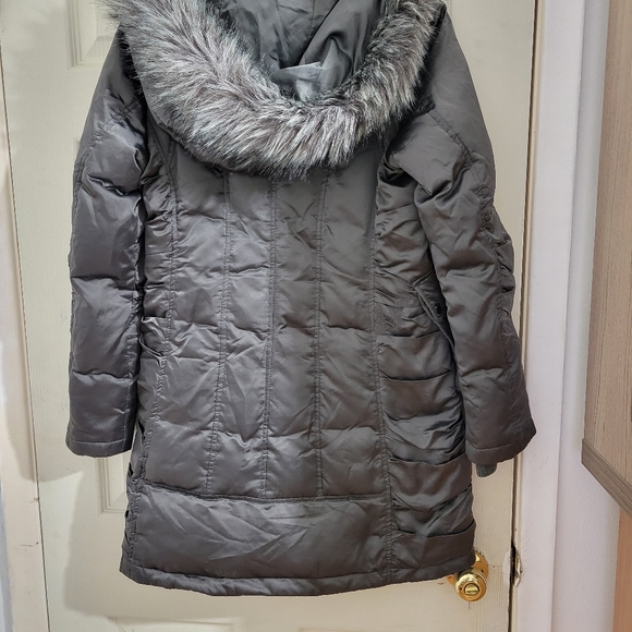 Women Guess mid length down coat size small dark grey color lightly used - Picture 4 of 6